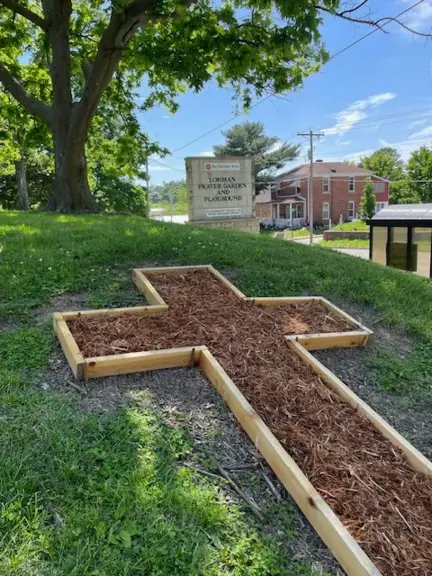 Lohman Garden Cross